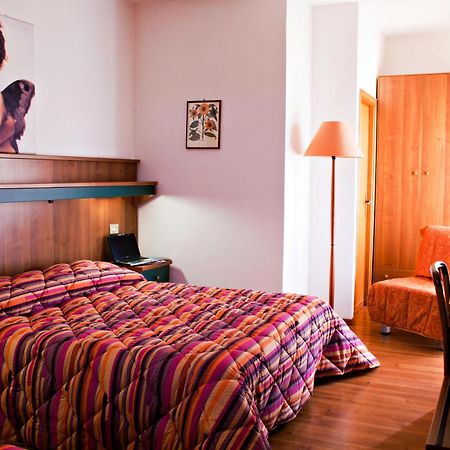 Hotel Los Angeles Assisi Værelse billede