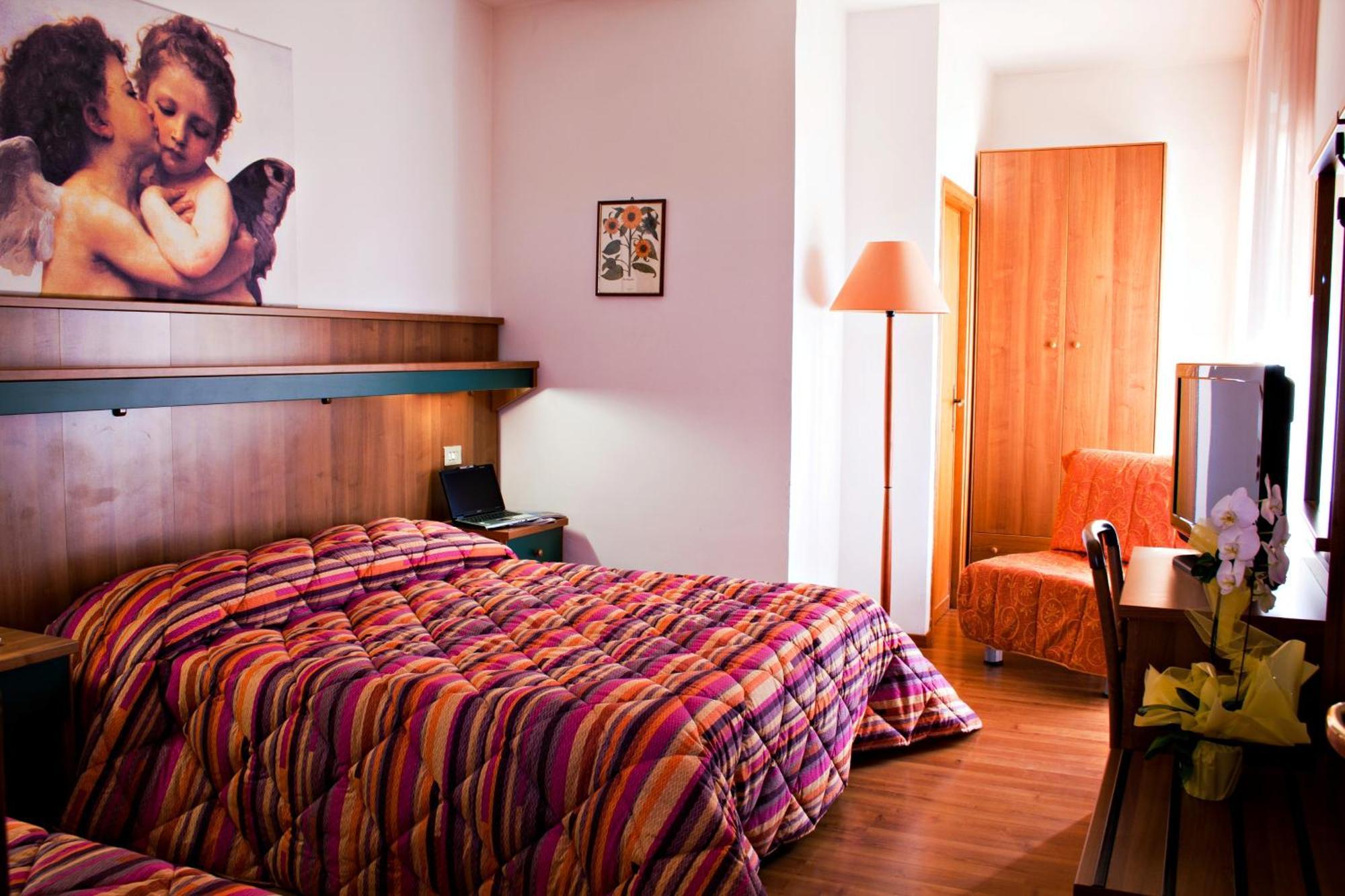 Hotel Los Angeles Assisi Værelse billede