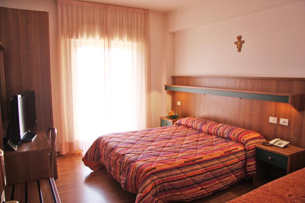 Hotel Los Angeles Assisi Værelse billede